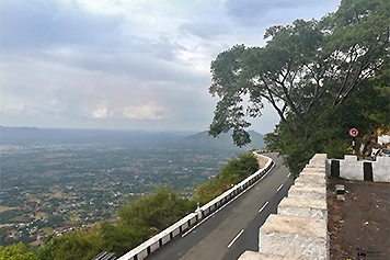 Explore Yelagiri Hills - Enjoy Scenic Views with Taxi Services Discover Yelagiri Hills with our trusted taxi services for a comfortable and scenic journey.