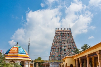Visit Adi Kumbeswarar Temple by Booking Cabs Online Custom cabs for a smooth and peaceful journey to Adi Kumbeswarar Temple by online booking