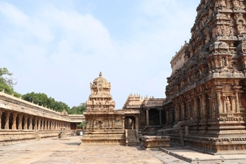 Custom Taxi Rides to Airavatesvara Temple by Booking Online Tourists visits Airavatesvara temple using custom rides booked online for a safe travel experience