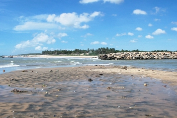Enjoy Velankanni Beach - Cab & Taxi Services for Easy Travel Velankanni Beach view with convenient taxi & cab services for a relaxing & smooth travel experience.