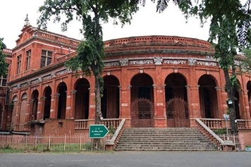 Plan a Round Trip to Government Museum For a Vacation Book a safe round-trip taxi to visit Government Museum and enjoy a stress-free vacation
