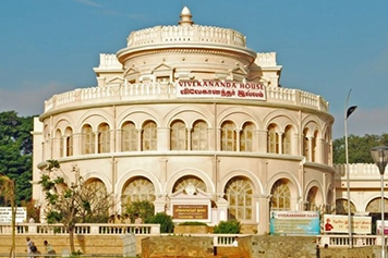 Book Car & Bus Rental Services at Vivekananda House, Chennai Car and bus rental services at Vivekananda House with reliable vehicles in Chennai city.