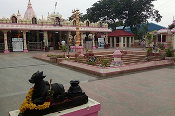 Madurai to Pugazhimalai Murugan Temple Cab Booking Cab booking from Madurai to Pugazhimalai Murugan Temple for a peaceful pilgrimage ride.