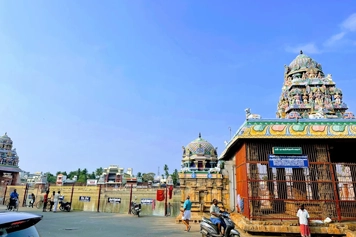 Local Cab For Kasi Viswanathar Temple & Sightseeing Travelers use online local cab booking services to visit Kasi Viswanathar Temple and nearby sights