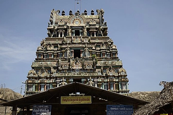 Sightseeing Trip to Suryanar Sun Temple With Online Cab Tourist enjoys a sightseeing trip to Suryanar Sun Temple with comfortable online taxi booking services