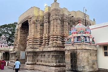 Travel to Periyanayaki Amman Temple by Trusted Cab Rentals Travel to Periyanayaki Amman Temple by car with safe, comfortable and trusted private cab rentals.