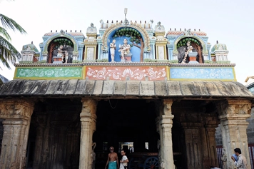 Book a cab or car online for a safe round trip to Avudaiyar Temple in Pudukkottai region