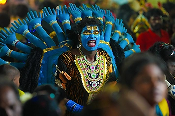 Attend Kulasai Dasara Festival with Van or Cab Booking Online Experience the vibrant Kulasai Dasara Festival with a smooth van or cab ride from your location