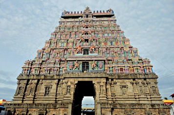 Explore Nataraja Temple in Chidambaram with Online Cab Booking Travel to the famous Nataraja Temple with a secure online cab or taxi booking from Trichy.