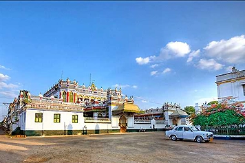 Book Taxi Services With Karaikudi Chettinad Museum Discover the Karaikudi Chettinad Museum with our taxi booking services for a convenient tour.