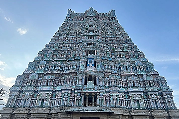 Explore Sri Rajagopalaswamy Temple with Taxi Services Visit Sri Rajagopalaswamy Temple with ease using our taxi services for a comfortable journey.