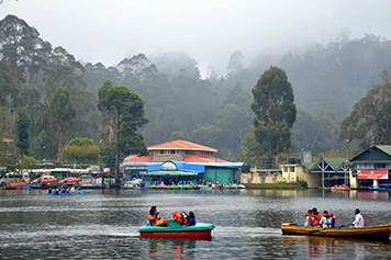 Travel to Kodaikanal Lake with a Private Car Booking Book a private car, cab, or taxi from Trichy to visit the scenic and peaceful Kodaikanal Lake.