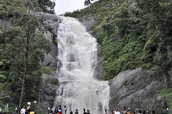 Explore Silver Cascade Falls by Booking a Taxi From Trichy Reach Silver Cascade Falls from Trichy by car, cab, or tempo with safe and smooth booking online.