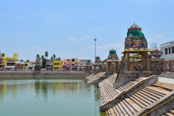 Plan a Visit to Mahamaham Tank With Online Taxi Service Pilgrim books an online taxi for a comfortable & secure trip to Mahamaham Tank for sightseeing