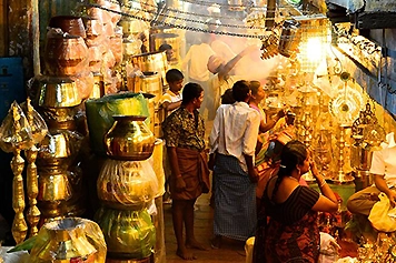 Explore Madurai Market Streets with Hourly Car Rentals Wander through Madurai's vibrant market streets with hourly car rentals for an effortless experience.