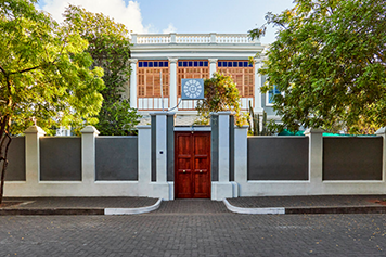 Plan a Visit to Sri Aurobindo Ashram With a Local Cab Visit Sri Aurobindo Ashram with a local taxi ride for a comfortable and hassle-free journey