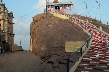 Local Taxi Service From Chennai To Rock Fort Trichy Reach Rock Fort Tiruchirapalli using local taxi travel service for a scenic and peaceful visit.