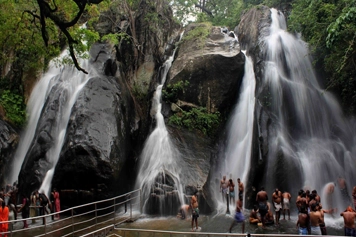 Book Online Taxi for Sight-Seeing at Courtallam Waterfalls Tourist books a custom taxi online to explore Courtallam Waterfalls and enjoy sightseeing