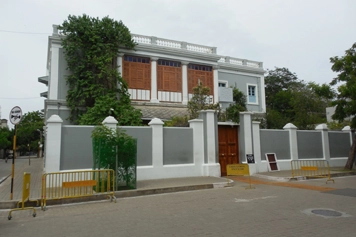 Travel to Aurobindo Ashram with Online Tempo Booking Visit Aurobindo Ashram with ease by booking your tempo or cab online for a peaceful journey.